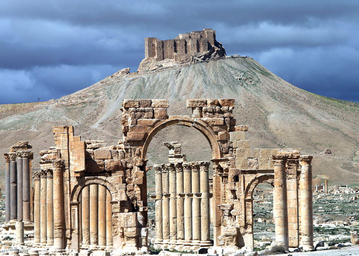 الجيش السوري يستعيد قلعة تدمر من داعش