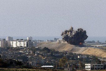 موظفو امانة عمان يتبرعون بـ 66 الف دينار لدعم غزة
