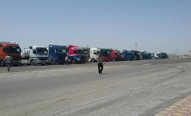 الحكومة تتابع قضية الشاحنات الاردنية العالقة