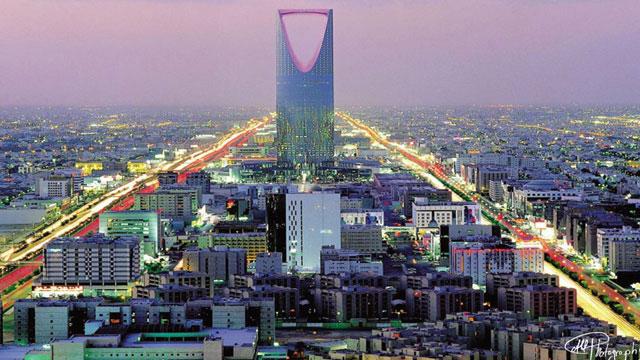 السعودية تراجع خطط المركز المالي والمدن الاقتصادية