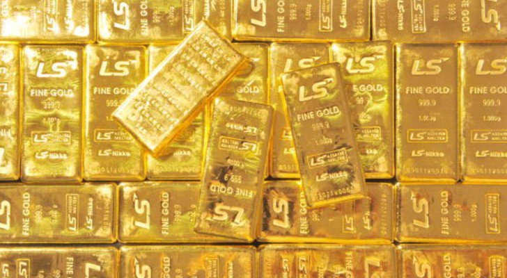 الذهب يتراجع مع تماسك الدولار