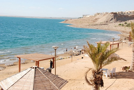 بحث الفرص الاستثمارية المتاحة في البحر الميت 