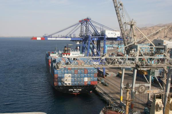 إعفاء البضائع الواردة للعقبة من رسوم الأشعة السينية