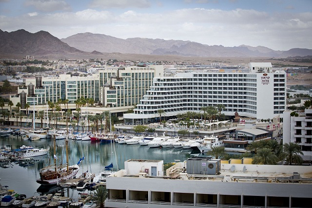 مئات الاردنيين يعملون في إيلات بأدنى الرواتب