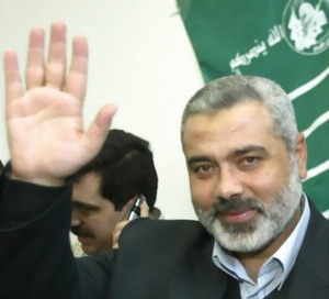 هنية يكرم الطاقم الطبي الاردني في غزة ويشيد بمواقف الملك 