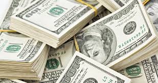 الدولار يسجل اعلى سعر في 4 أشهر