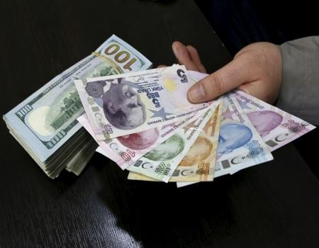 الليرة التركية تهبط أمام الدولار