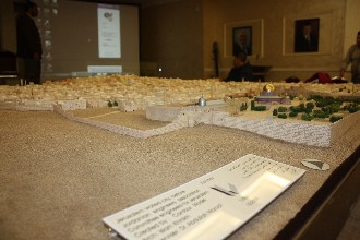 اشهار اكبر مجسم هندسي لمدينة القدس والحرم القدسي