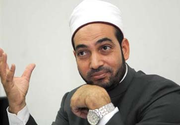 الداعية سالم عبدالجليل: صلاة الجمعة ليست واجبة على المرأة