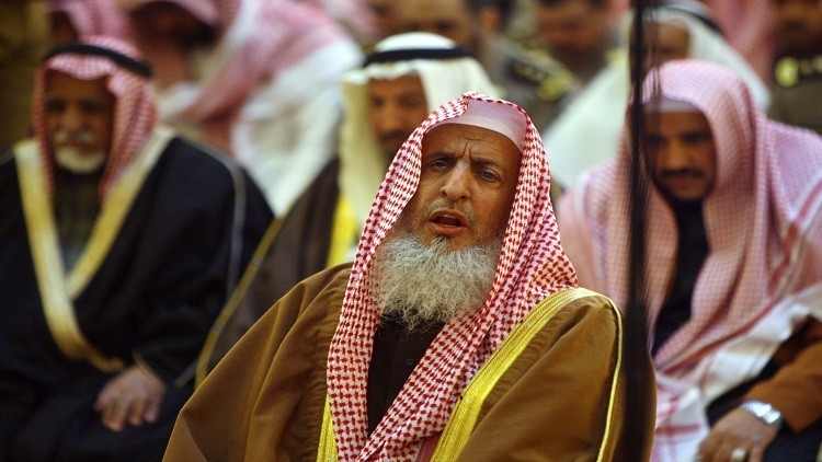 مفتي السعودية يكشف سبب اعتذاره عن إلقاء خطبة عرفة - فيديو	