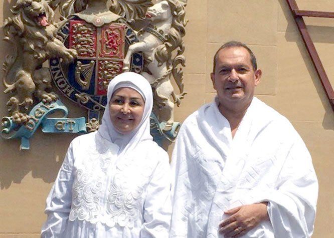 سفير بريطانيا بالسعودية يؤدى مناسك الحج بعد إسلامه	