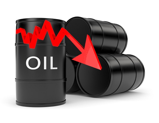 النفط يهبط بسبب خفض السعودية سعر خامها