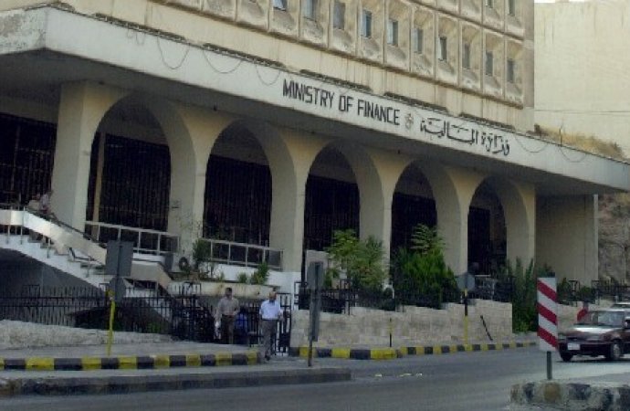 إنخفاض إجمالي الدين العام وتراجع عجز الموازنة