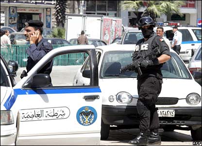 السيطرة على مشاجرة استخدمت فيها السكاكين قرب كلية عمان في جبل الحسين 