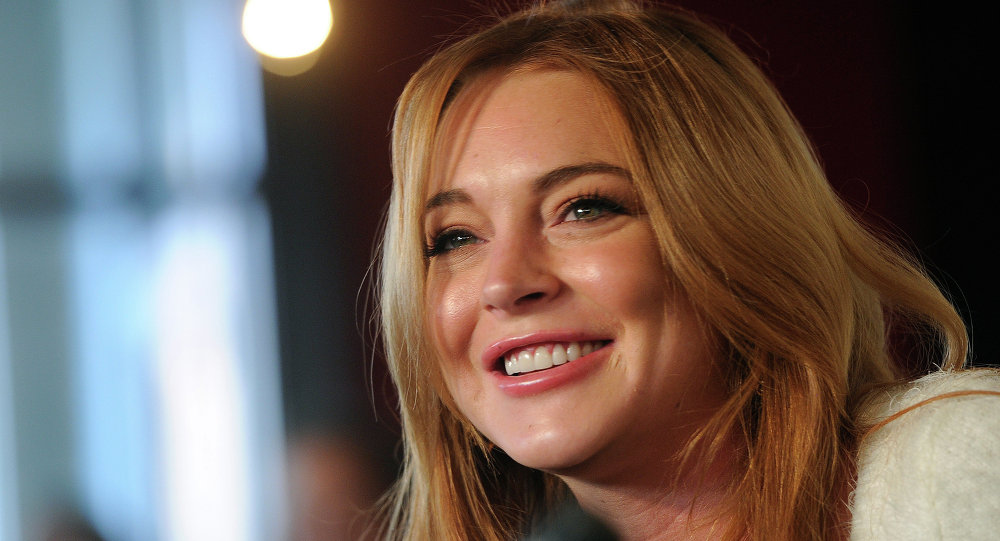 الممثلة الأمريكية ليندسي لوهان: صمت رمضان وقرأت القرآن ..  فيديو