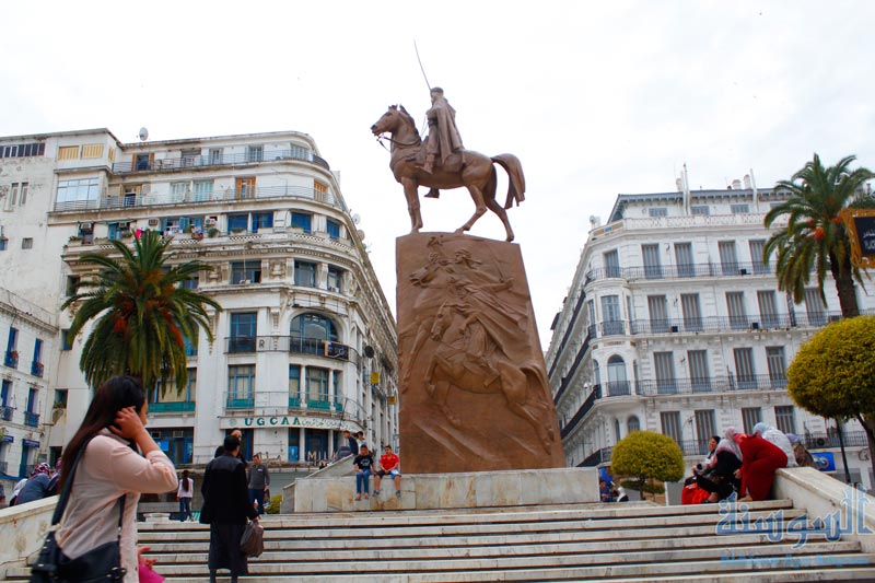 ساحة الأمير عبد القادر في الجزائر العاصمة