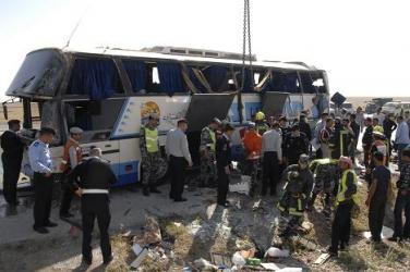 5 وفيات و48  أصابه بحادث تصادم حافلة نقل طلاب على طريق اوتستراد عمان الزرقاء 