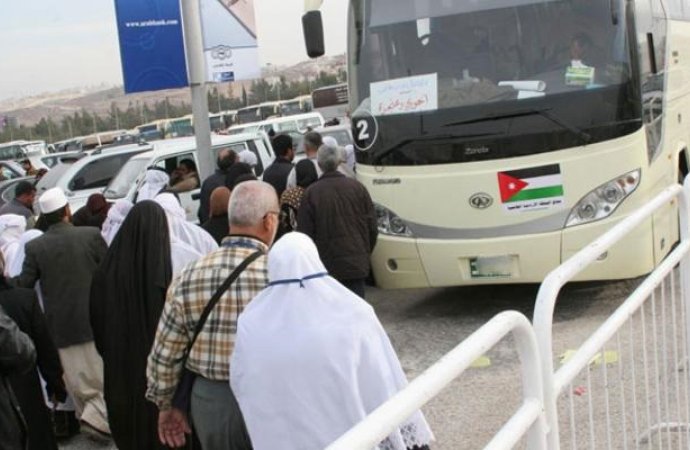 الخصاونة: لا تهاون في اجراءات الفحص الفني لحافلات الحج