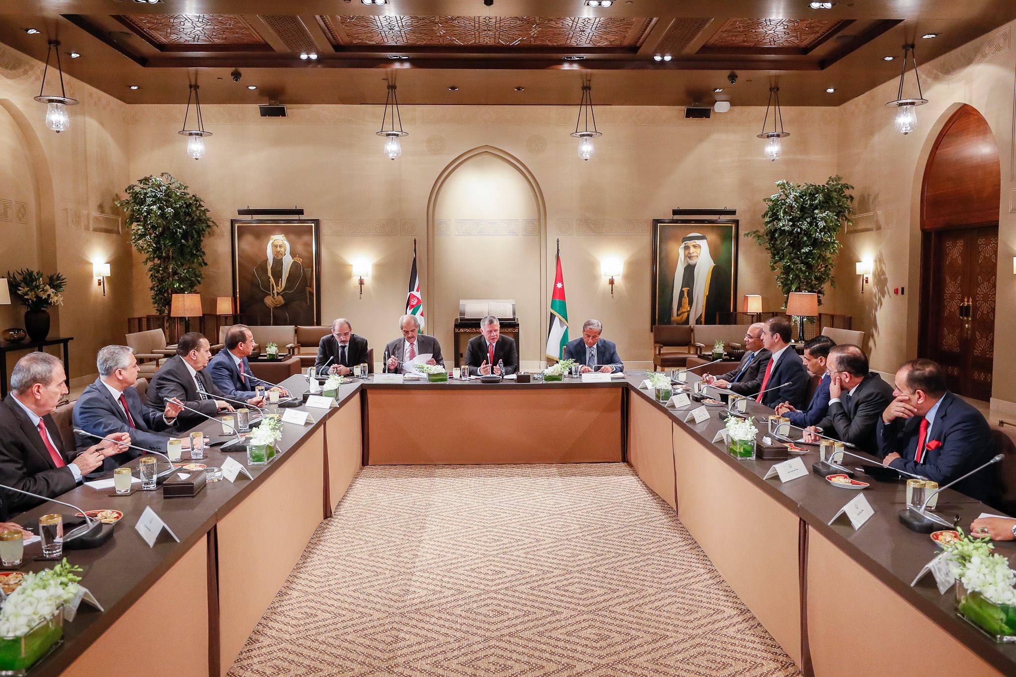 الملك: استغرب غياب المسؤولين السابقين الذين لم يكن لهم صوت في وقت الأزمات