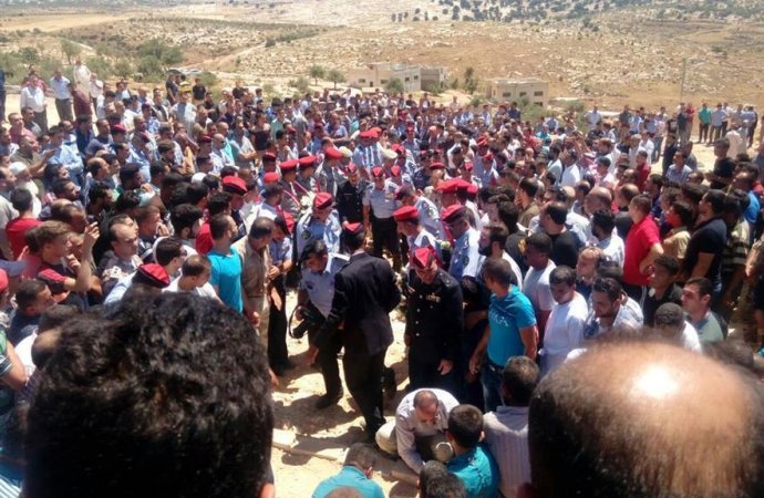 تشييع جثماني الشهيدين الحمايدة والعلاونة - صور - فيديو 