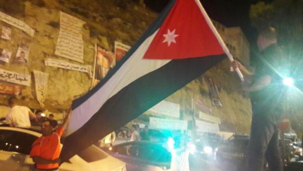 فرح بالشوارع ابتهاجاً بفوز الفيصلي  ..  صور