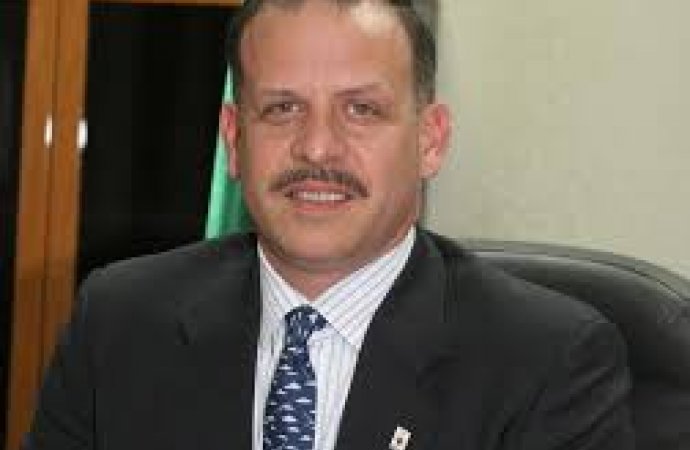 نائب الملك يستقبل وزير الخارجية الجزائري