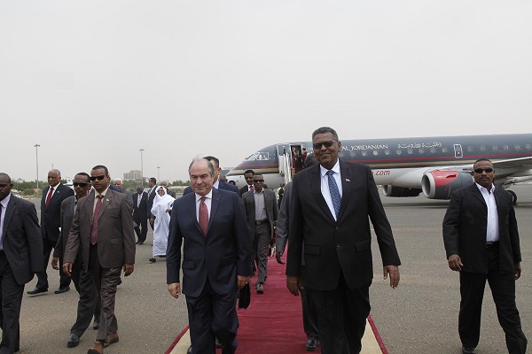 الملقي يصل السودان 