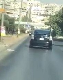 القبض على شخصين ظهرا بفيديو غريب بعمان  ..  فيديو