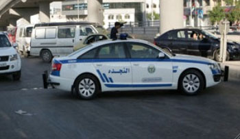 دورية شرطة تقبض على مرتكب جريمة دهس بعمان