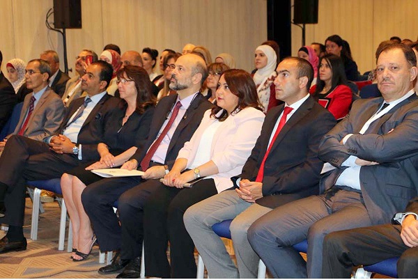 الرزاز : خطط جديدة لتطوير التعليم