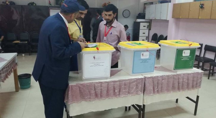  استنكاف عدد من كوادر مراكز الاقتراع بإربد