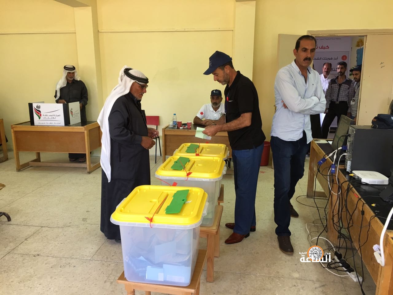 اجراء قرعة بين مرشحين تعادلا في الاصوات بانتخابات بلدية الطفيلة