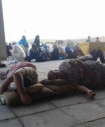 عربيات يكشف سبب تأخر دخول الحجاج الاردنيين العالقين على الحدود السعودية - صور 