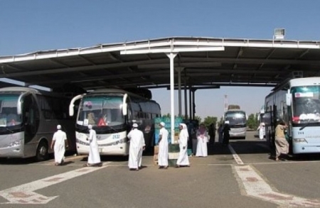 الأجهزة الأمنية تُعيد 5 حافلات حج عن الحدود