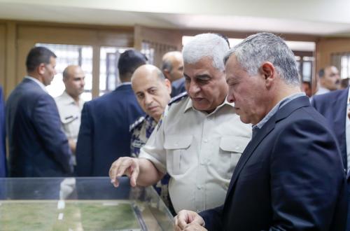 الملك يزور مركز جمرك عمان بشكل مفاجئ - صور