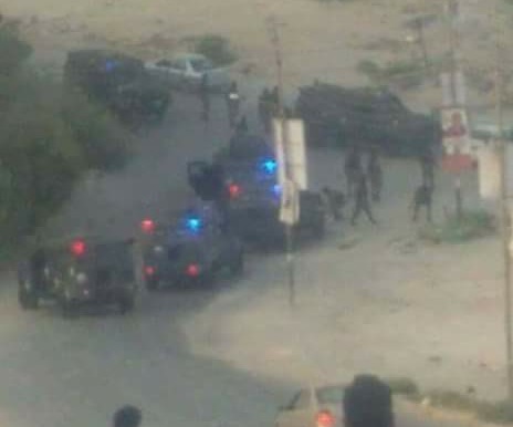  بعد جريمة القتل ..  حرق منزل وتكسير مركبات في الرصيفة