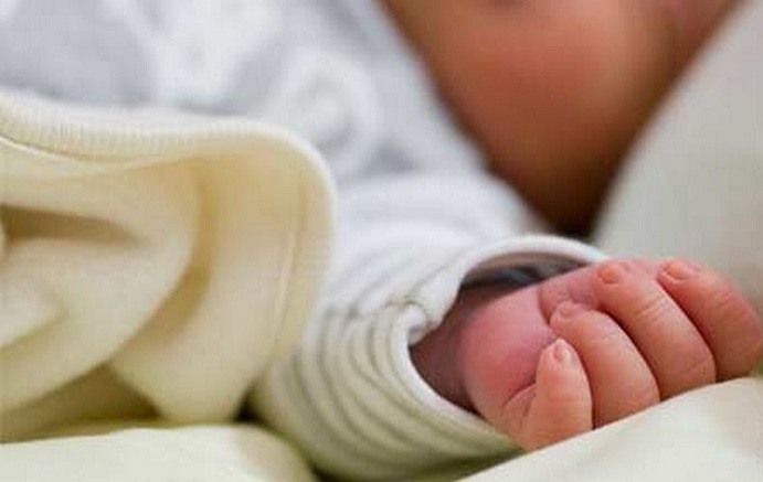 العثور على طفلة رضيعة في إربد
