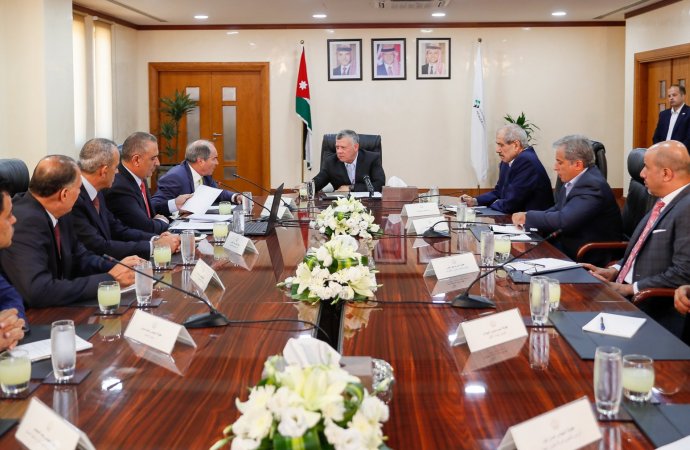 الملك يؤكد أهمية وجود استراتيجية لجذب المزيد من الاستثمارات للعقبة