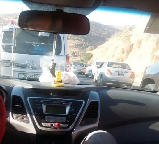 أزمة مرورية خانقة على طريق إربد - عمان جراء تعطل شاحنة