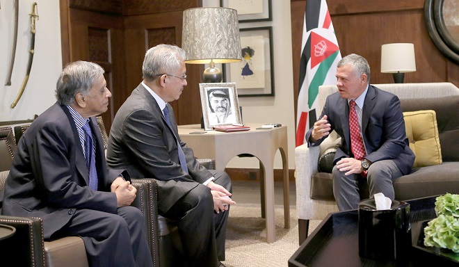 الملك يستقبل وفدا من الصندوق السيادي الماليزي للاستثمار