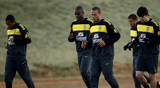 البرازيل لتأكيد جديتها لإحراز اللقب
