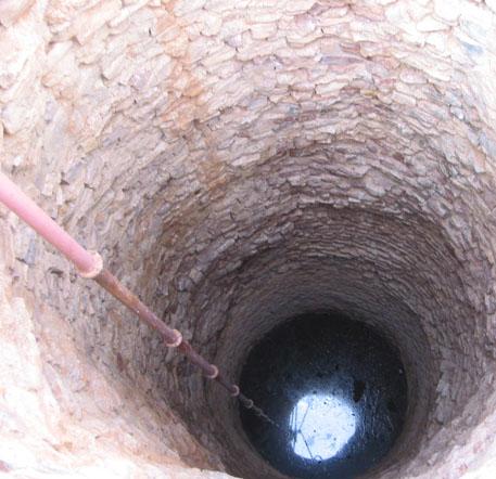 إنقاذ 5 أشخاص سقطوا في بئر بمنطقة ضبعه