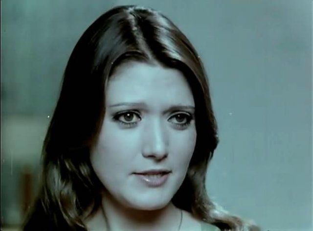 ظهور نادر لشمس البارودي مع زوجها ..  شاهد