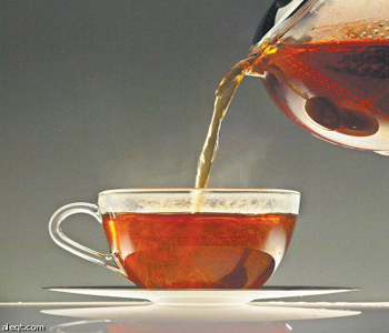 تحضير الشاي منزليا أكثر صحة من تناوله معبأ