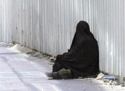 الكويت: القبض على (مليونيرة) تتسول قرب أحد الجمعيات