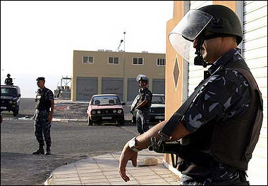 قوات الامن تلقي القبض على مطلوبين خطرين فجر الاثنين دون اصابات