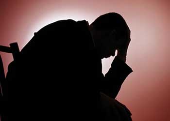 ازواج المصابات بالسرطان يطاردهم الاكتئاب