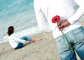 الوجه والجسد معياران يحكمان علاقة المرأة بالرجل