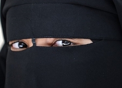 منع منقبة من حضور محاكمة في فرنسا