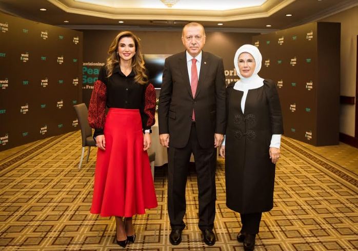 الملكة رانيا تلتقي اردوغان وعقيلته